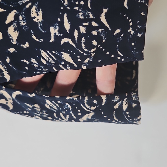 Catherines Button Up Blouse Tunic Cuff Sleeves Navy Tan Paisley 14/16 Office - Picture 8 of 10